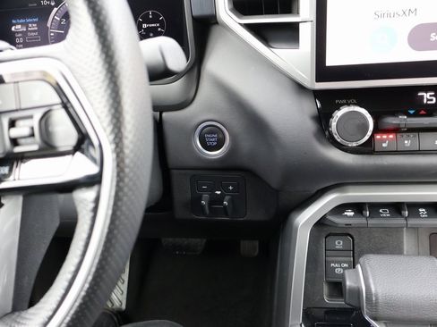 Used 2024 Toyota Tundra Platinum image 31