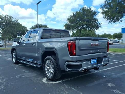 Used 2022 GMC Sierra 1500 SLT AWD/4WD image 8