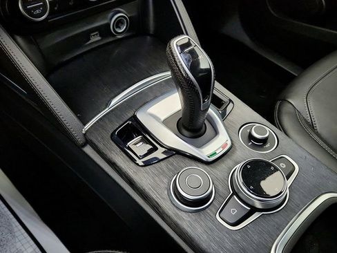 Used 2022 Alfa Romeo Stelvio Sprint image 16
