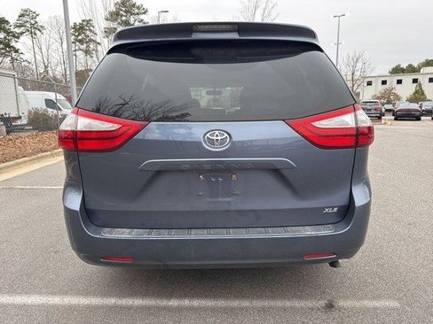 Used 2015 Toyota Sienna XLE image 6