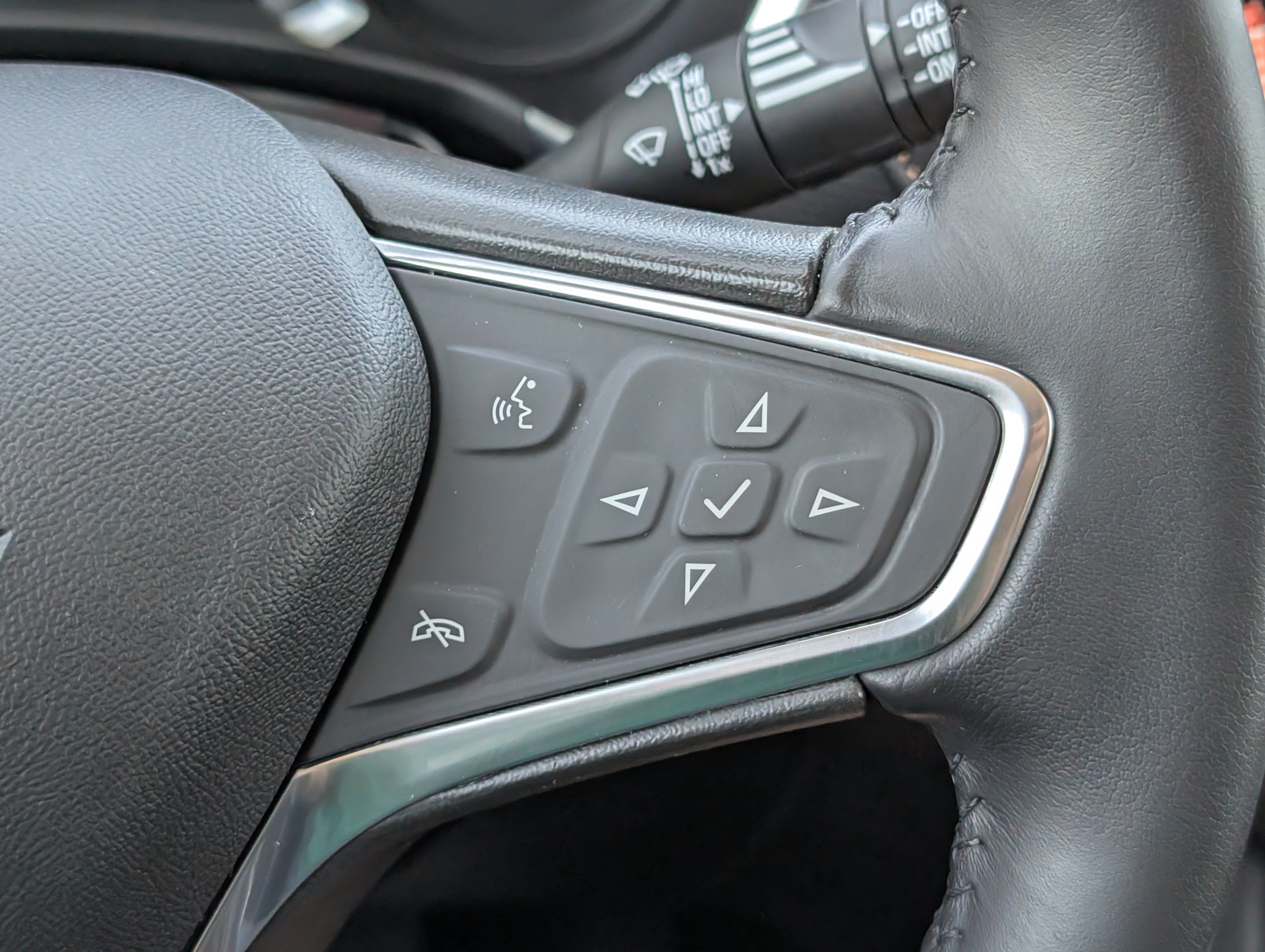 Used 2020 Chevrolet Equinox Premier AWD/4WD image 16