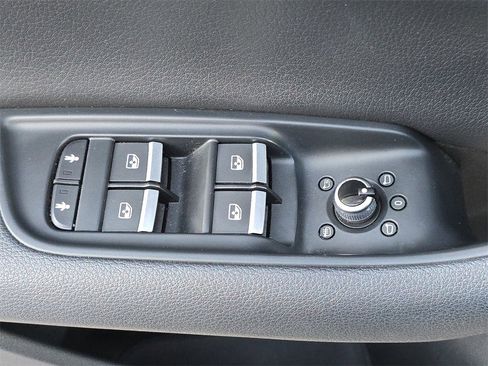 Used 2018 Audi Q7 3.0T Premium Plus w/ Premium Plus Package image 24