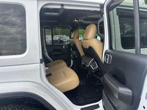 Used 2019 Jeep Wrangler Unlimited Rubicon AWD/4WD image 23