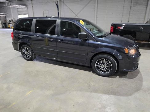 Used 2014 Dodge Grand Caravan SE w/ Quick Order Package 29E SE FWD image 15