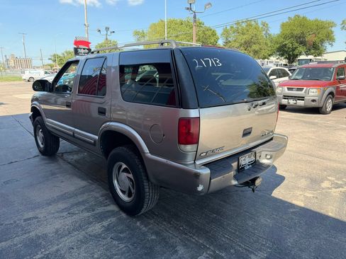 Used 2000 Chevrolet Blazer LT w/ LT Preferred Equipment Group AWD/4WD image 5