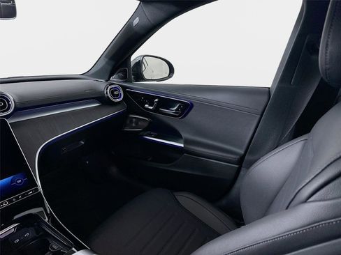 Used 2025 Mercedes-Benz C 300 4MATIC Sedan image 30