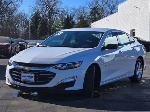 Used 2022 Chevrolet Malibu LS image 4