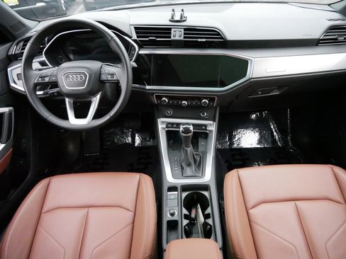 Used 2024 Audi Q3 2.0T Premium Plus w/ Premium Plus Package image 10