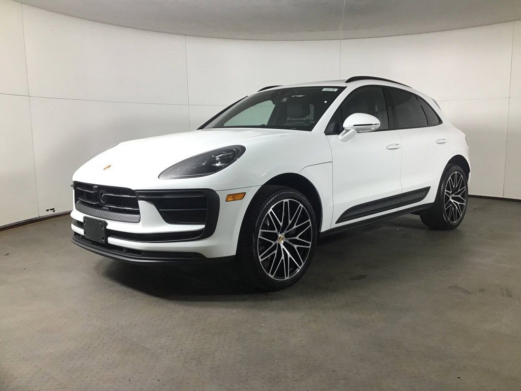 Certified 2026 Porsche Macan AWD/4WD image 1