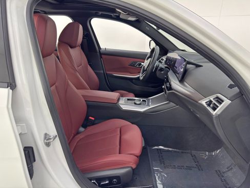 Used 2025 BMW 330i Sedan w/ M Sport Package image 16