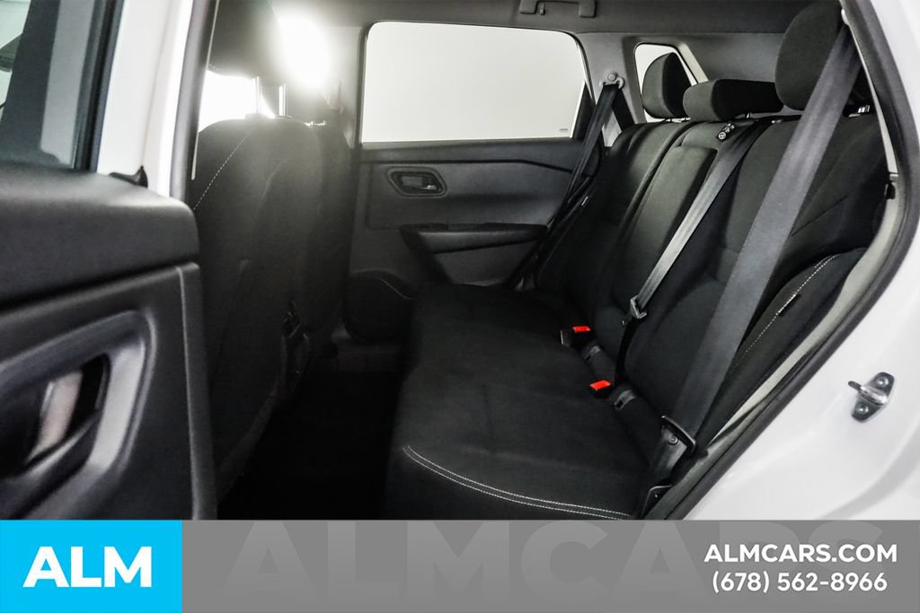 Used 2024 Nissan Rogue S FWD image 15