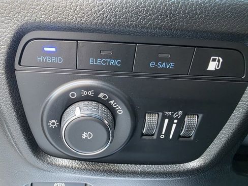 Used 2022 Jeep Grand Cherokee Overland w/ Advanced Protech Group III image 8