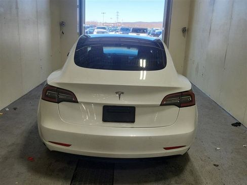 Used 2020 Tesla Model 3 Standard Range Plus image 4
