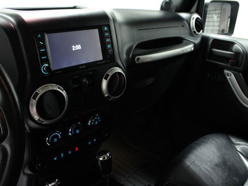 Used 2013 Jeep Wrangler Sahara w/ Connectivity Group image 18