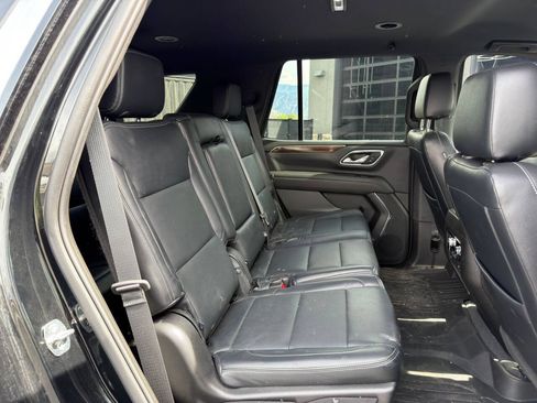 Used 2022 GMC Yukon SLE w/ Gmc Pro Safety Plus Package AWD/4WD image 12