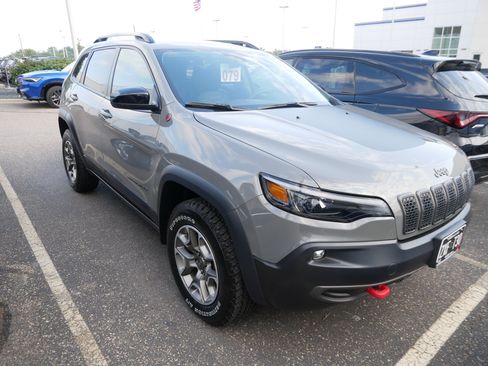 Used 2022 Jeep Cherokee Trailhawk w/ Premium Leather Package AWD/4WD image 2