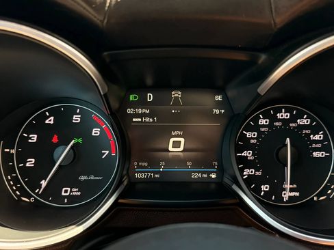 Used 2019 Alfa Romeo Stelvio Ti Lusso w/ Quick Order Package 22X Lusso AWD/4WD image 22