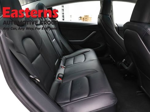Used 2023 Tesla Model 3 Standard Range image 18