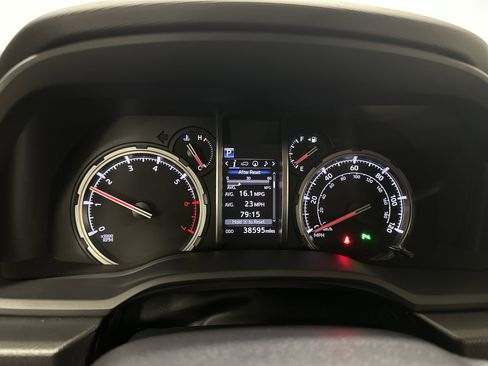 Used 2020 Toyota 4Runner Limited image 21