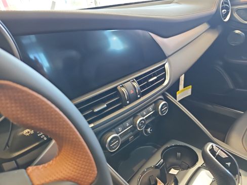 New 2025 Alfa Romeo Giulia w/ Driving Assist Package image 12