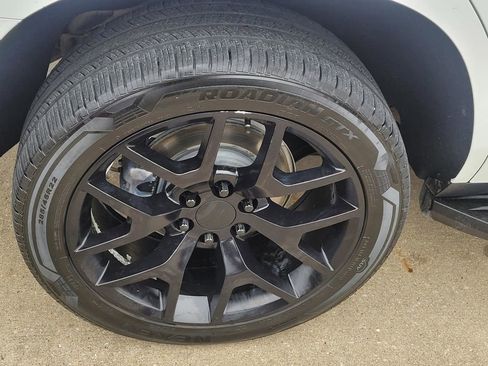 Used 2023 Chevrolet Tahoe Premier image 6