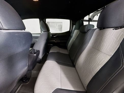 Certified 2023 Toyota Tacoma TRD Off-Road image 25