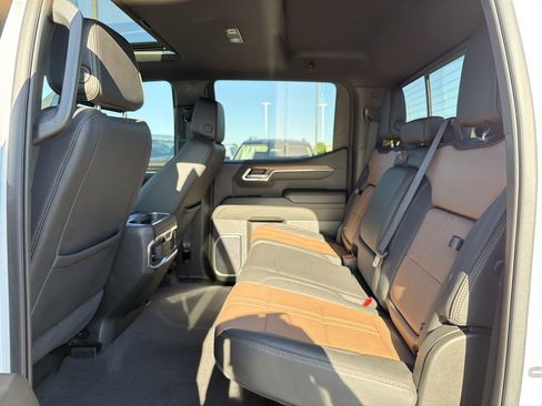 Used 2023 Chevrolet Silverado 1500 High Country w/ High Country Premium Package AWD/4WD image 12
