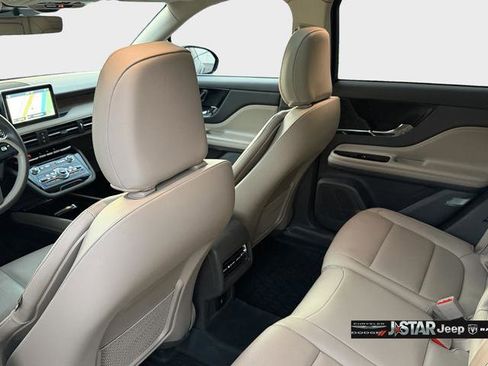 Used 2022 Lincoln Corsair Grand Touring image 17