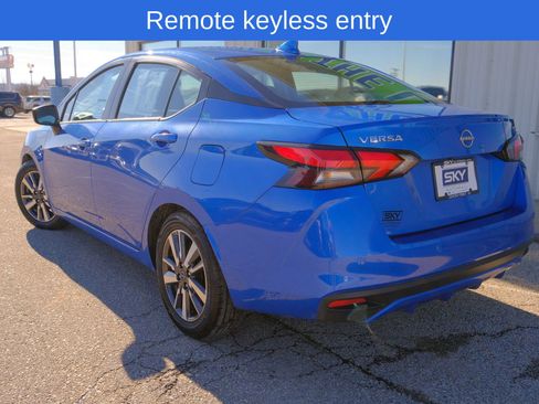 Used 2023 Nissan Versa SV image 6