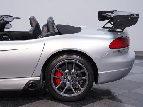 Used 2005 Dodge Viper SRT-10 image 22