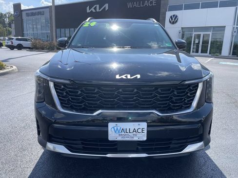 Certified 2024 Kia Sorento S w/ Panoramic Sunroof Package AWD/4WD image 2