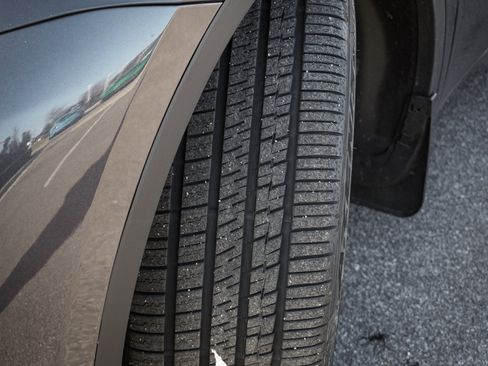 Used 2024 Tesla Model Y Performance image 12