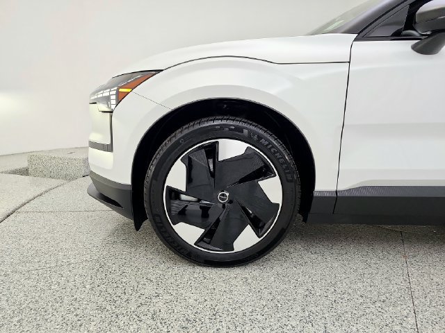Used 2025 Volvo EX30 Plus w/ Climate Package AWD/4WD image 32
