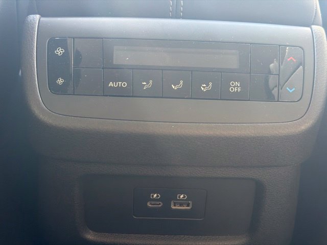 Used 2025 Nissan Pathfinder SL AWD/4WD image 20