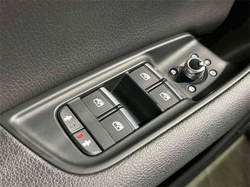 Used 2017 Audi Q7 2.0T Premium Plus w/ Premium Plus Package image 20
