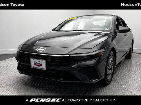 Used 2024 Hyundai Elantra SEL FWD image 1