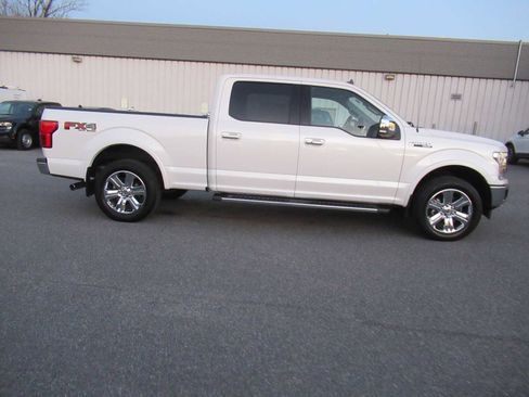 Used 2019 Ford F150 Lariat w/ Equipment Group 502A Luxury image 4