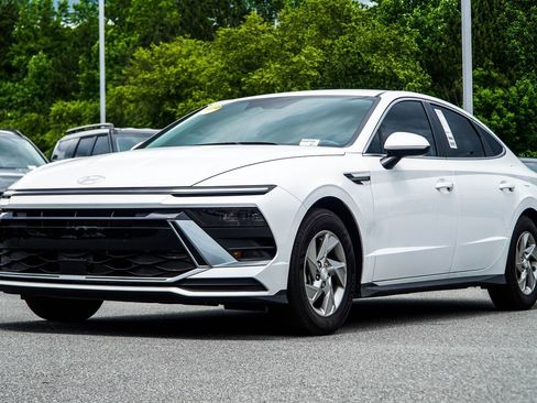 Used 2025 Hyundai Sonata SE FWD image 8