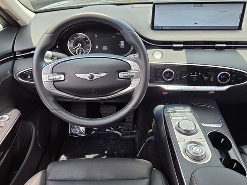 Used 2025 Genesis GV70 2.5T AWD/4WD image 12