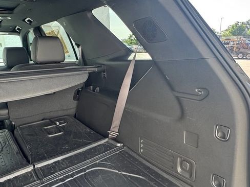 Used 2023 Chevrolet Traverse RS w/ LPO, Floor Liner Package AWD/4WD image 6