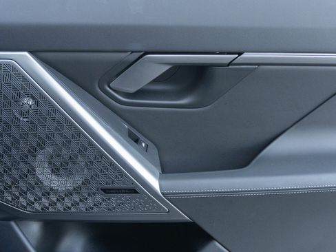 Used 2025 BMW M5 image 32