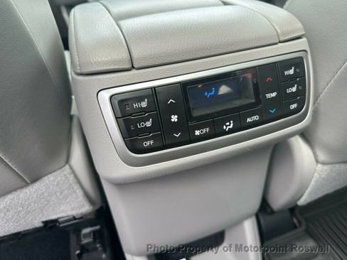 Used 2019 Toyota Highlander Limited Platinum AWD/4WD image 23
