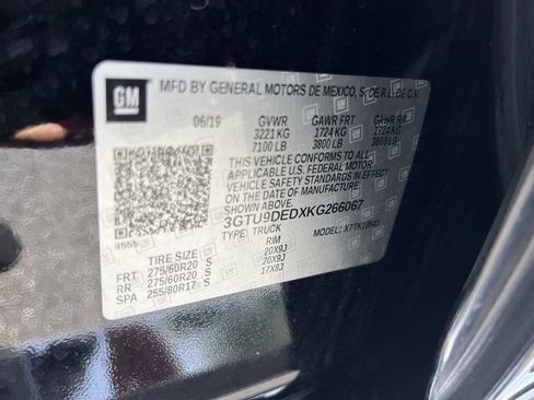 Used 2019 GMC Sierra 1500 SLT w/ SLT Premium Plus Package AWD/4WD image 36