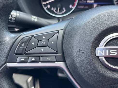 Used 2024 Nissan Sentra SV FWD image 22
