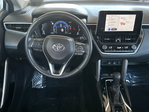 Used 2024 Toyota Corolla Cross XLE FWD image 13