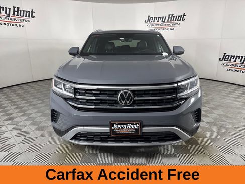 Used 2021 Volkswagen Atlas Cross Sport SE w/ Panoramic Sunroof Package image 4