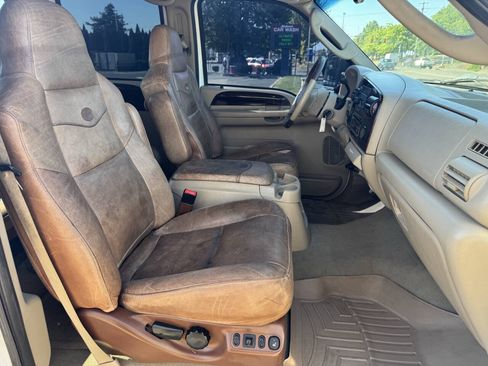 Used 2006 Ford F350 Lariat AWD/4WD image 11