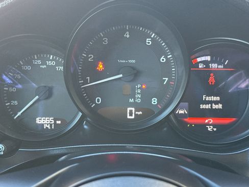 Used 2024 Porsche Macan image 29