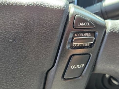 Used 2022 Nissan Frontier SV AWD/4WD image 30