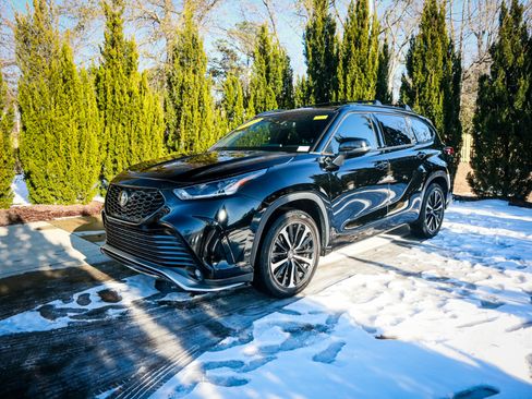 Used 2022 Toyota Highlander XSE image 6